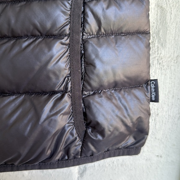 Calvin Klein Black Packable Lightweight Premium Down Vest Size Small - Picture 4 of 12